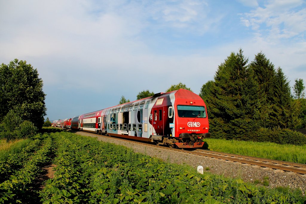 R8569 am Abend des 3.Juli 2013 vereint mit R8567 bei der einfahrt in die Halte.-und Ladestelle Plfing Brunn