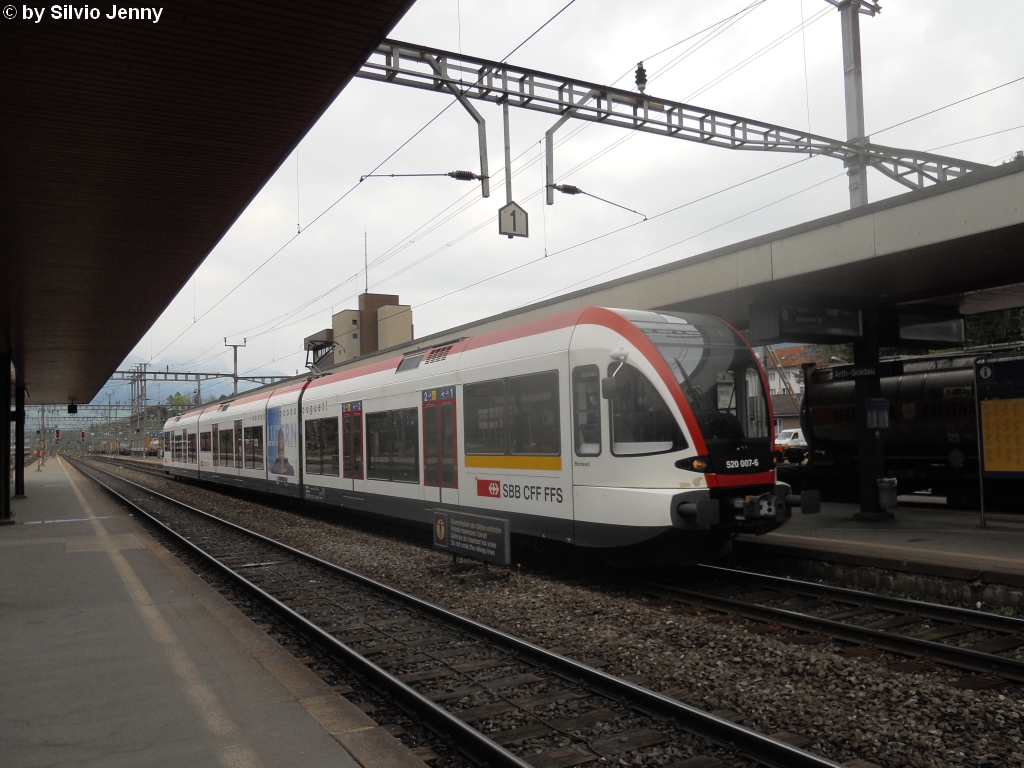 RABe 520 007-6 ''Boniswil'' am 1.5.2010 in Arth-Goldau als S3 nach Luzern, die am Wochenende mit je einem Flirt und einem GTW gefahren wird.