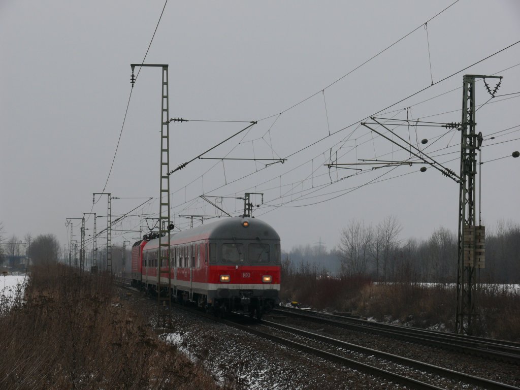 RB 32517 nach Eggmhl kurz vor der Einfahrt in Obertraubling, 9.01.2010