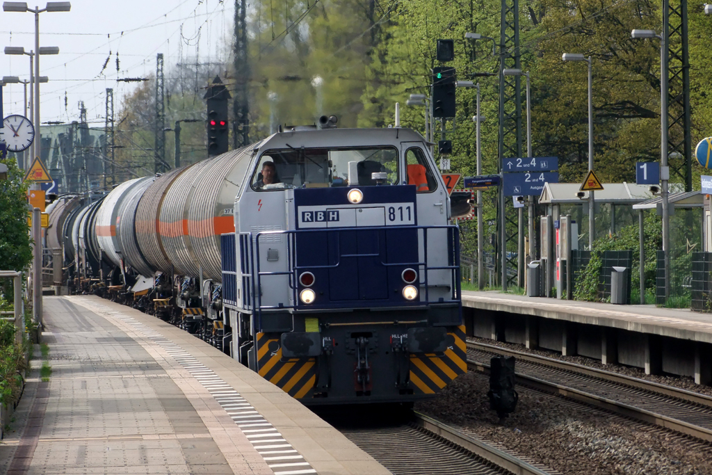 RBH 811 in Recklinghausen-Sd 17.4.2012