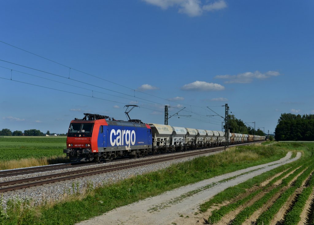 Re 482 027 mit einem Gterzug am 01.07.2013 bei Langenisarhofen.