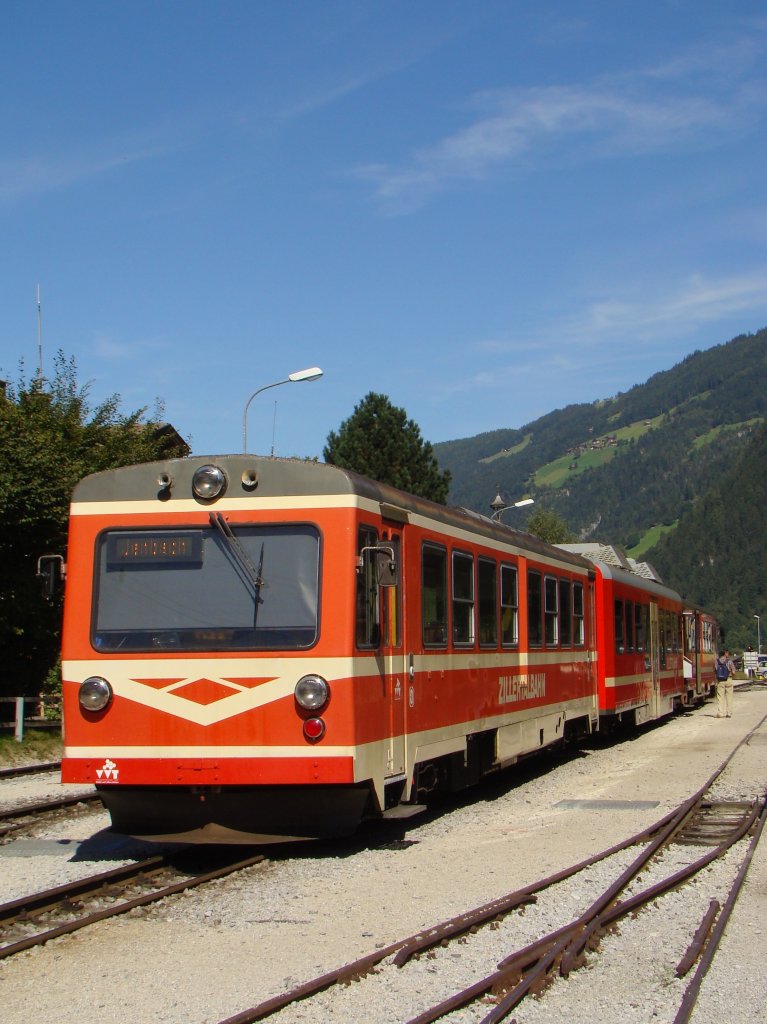 Regionalzug in Mayerhofen. 20.09.2010