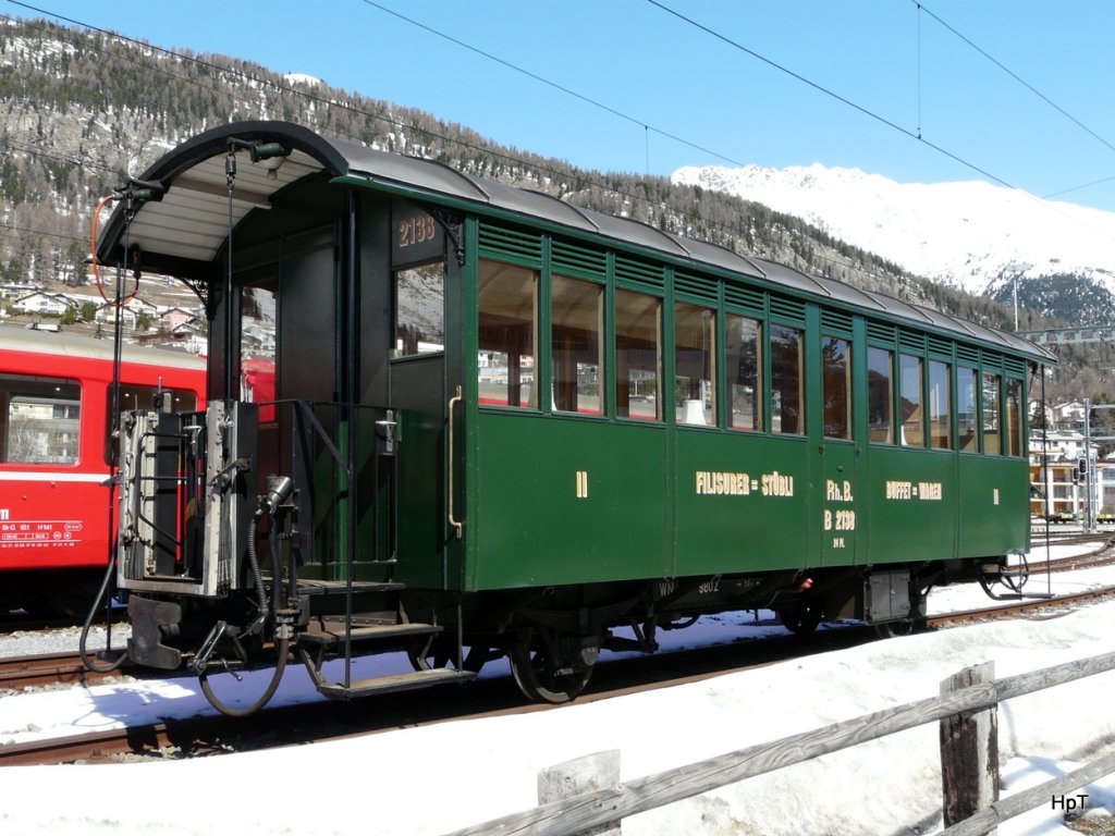 RhB - Filisuer Stbli  B 2138 abgestellt im Bahnhofsareal von Samedan am 07.04.2010