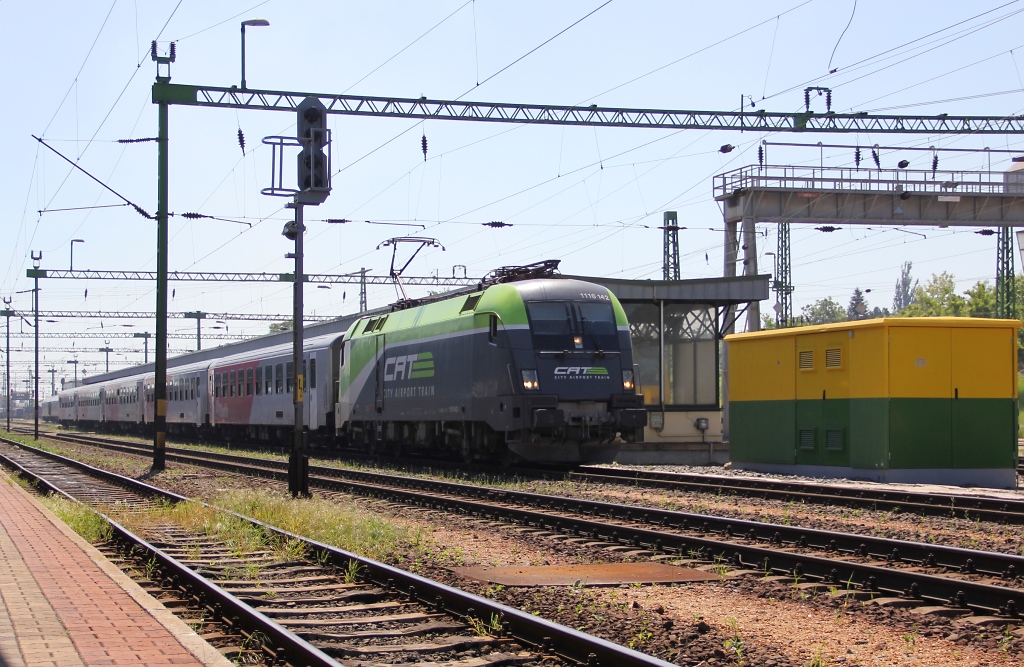 Rckkehr der 1116 142 aus Deutschkreutz mit dem REX nach Wien Hbf beim Halt in Sopron. Aufgenommen am 15.05.2013.