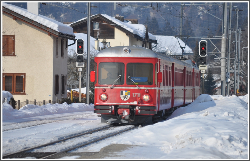 S2 1153 mit Steuerwagen 1711 in Bonaduz. (12.02.2012)