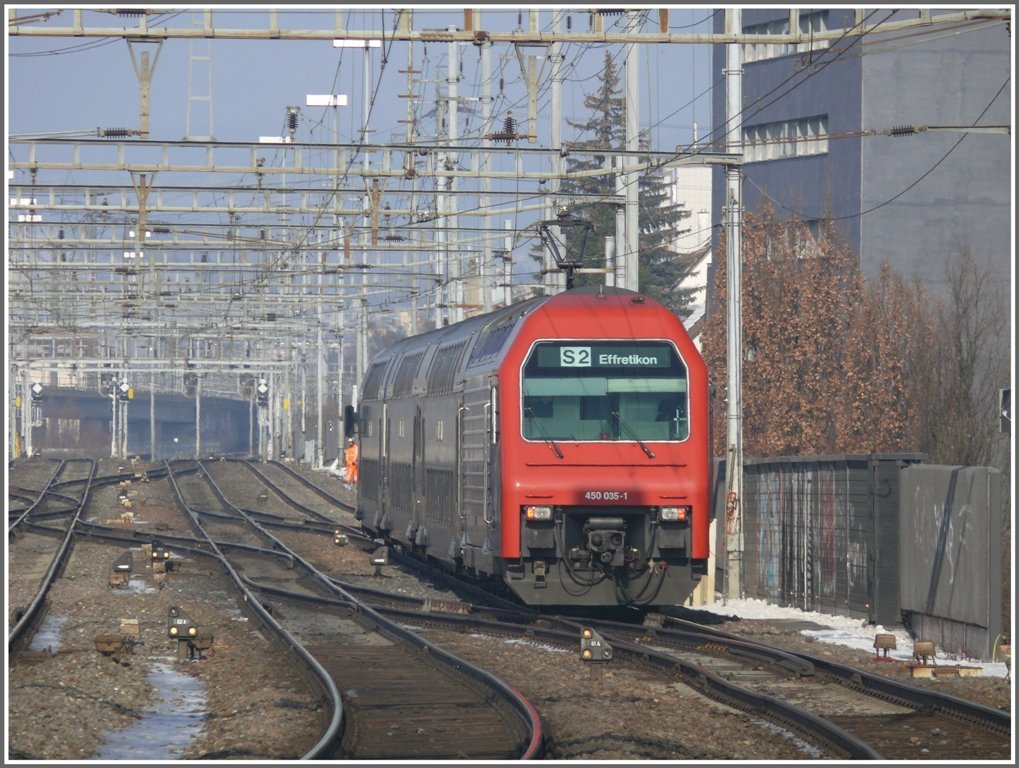 S2 450 035-1 bei Oerlikon auf dem Weg zum Flughafen. (16.02.2010)