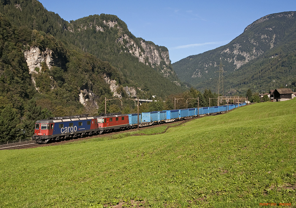 SBB Re620 075 + Re4/4'' 11243 haul the 41035 (Koblenz Ltzel - Modena) near Faido on the 11th of September in 2010.