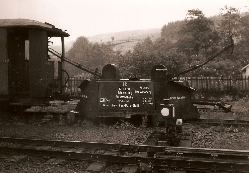 Schneepflug 1977 im Bahnhof Jhstadt