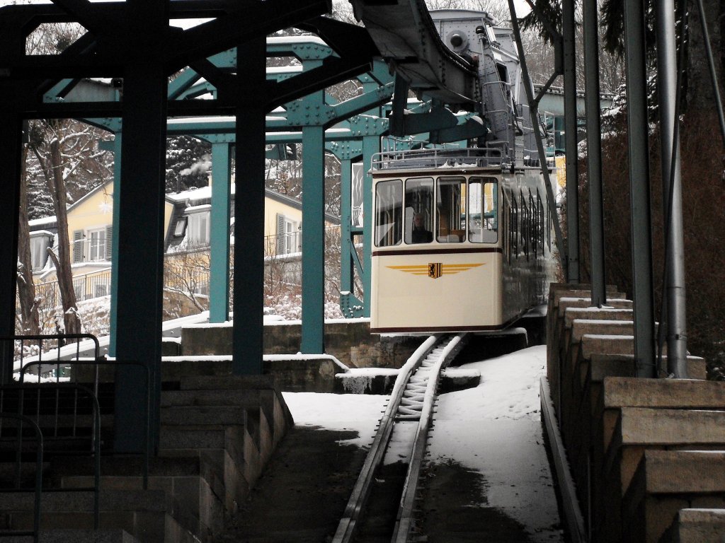 Schwebebahn der DVB AG in der Talstadion