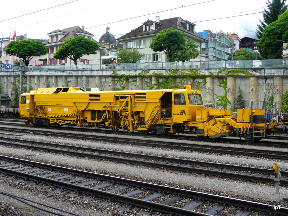 Sersa - Unterhaltsmaschine VTmaas 40 85 95 81 910-8 abgestellt in Spiez am 21.07.2012