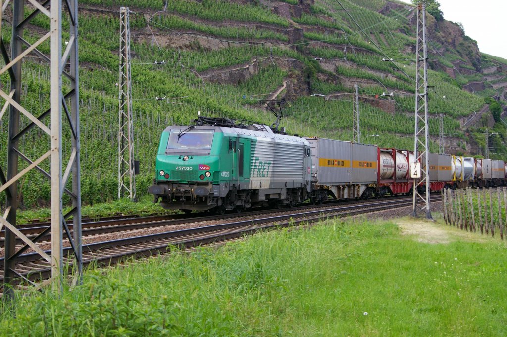 SNCF 437020 bei Winningen 10.06.2010