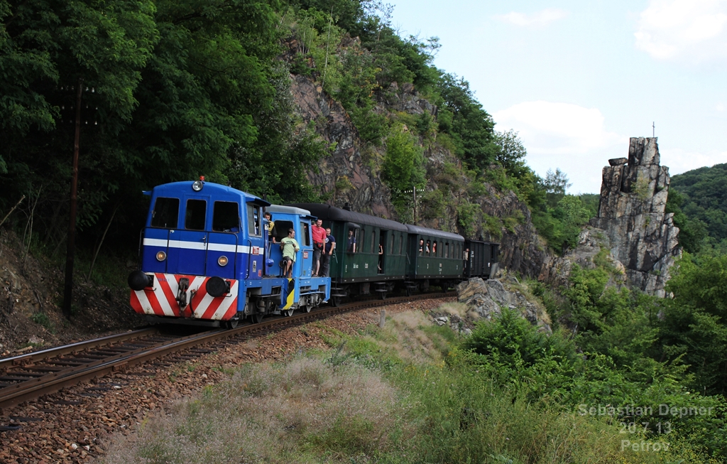 Sonderzug Cercany-Prag am 20.7.13 bei Petrov im Sazavatal