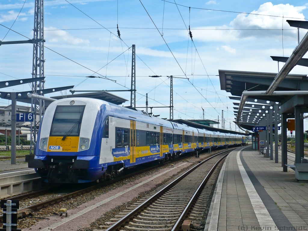 Tag 1: X 80003 aus Leipzig ist eben im Rostocker Hauptbahnhof angekommen. Nun ist es bis zum Zielbahnhof Warnemünde nicht mehr weit.