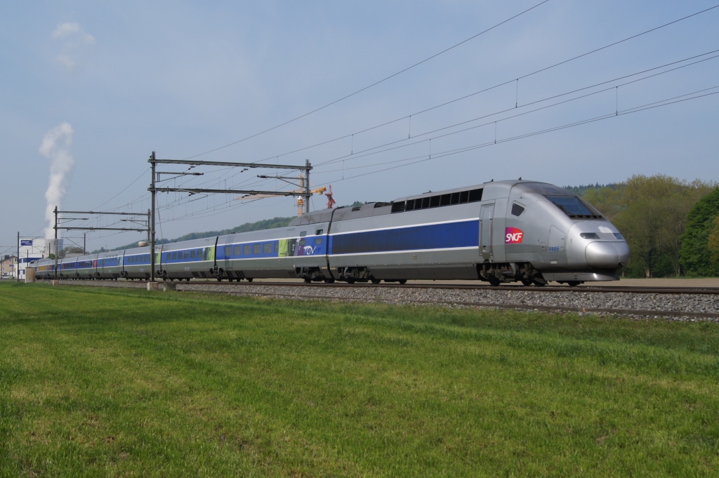 TGV POS 4405 befindet sich am 23.4.11 bei Schnenwerd.