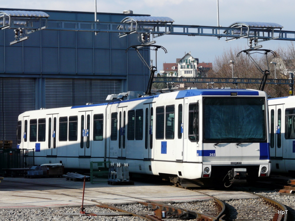 tl Mtro Ouest M1 - Triebwagen Bem 4/6 558 202 im Betriebsareal in Renens EPLF am 22.01.2011 .. Stadtpunkt des Fotografen auserhalb des Betriebsareals