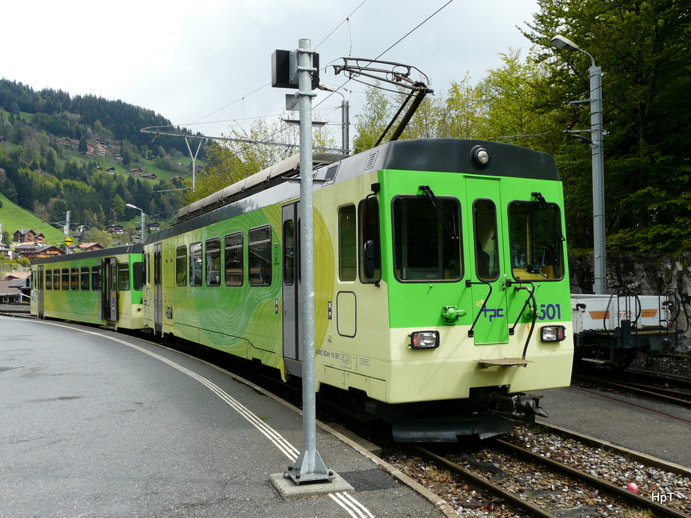 tpc / AOMC - Zahnradtriebwagen BDeh 4/4 501 sowie der Steuerwagen Bt 532 als Regio nach Aigle in Champry am 26.05.2013