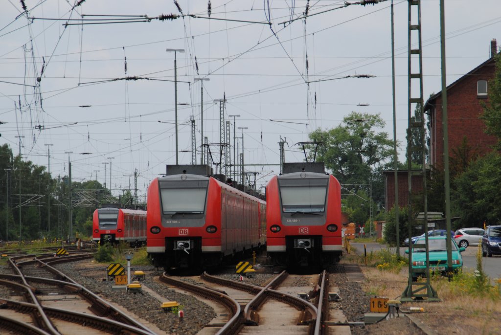 Triebwagen der Baureihe 424 in Hannover-Heinzholz, am 04.05.10 abgestellt. Man kan diese Stelle frei von der Strae au erreichen.