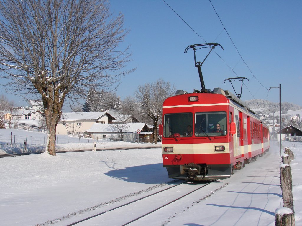 Triebwagen BDe 4/4 612 und Steuerwagen ABt 712 in LE NOIRMONT, richtung La Chaux de Fonds, 03-02-2012