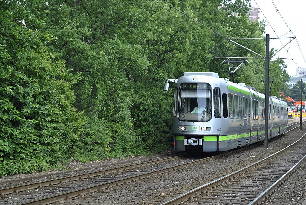 TW 2580, in der Karl-Wiechrt-Allee/Hannover am 14.06.2011.