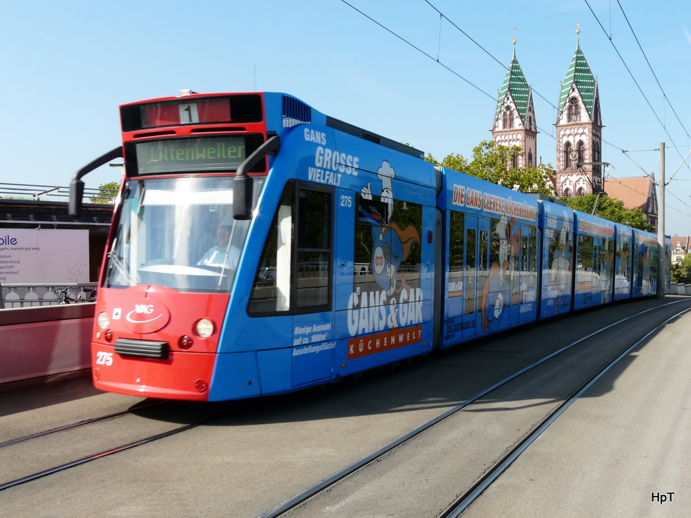 TW 275 unterwegs auf der Linie 1 in der Stadt Freiburg im Breigau am 22.09.2010
