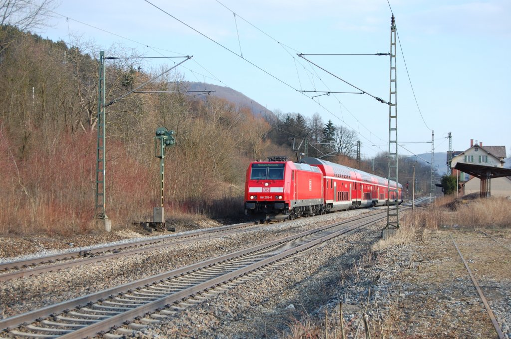 Und da waren es nur noch drei. Mit diesem Bild der Stuttgarter 146 205-0, welches ich am 19.3.2010 in Gingen an der Fils aufnehmen konnte, sank die Anzahl der mir noch fehlenden Stuttgarter 146er auf drei.