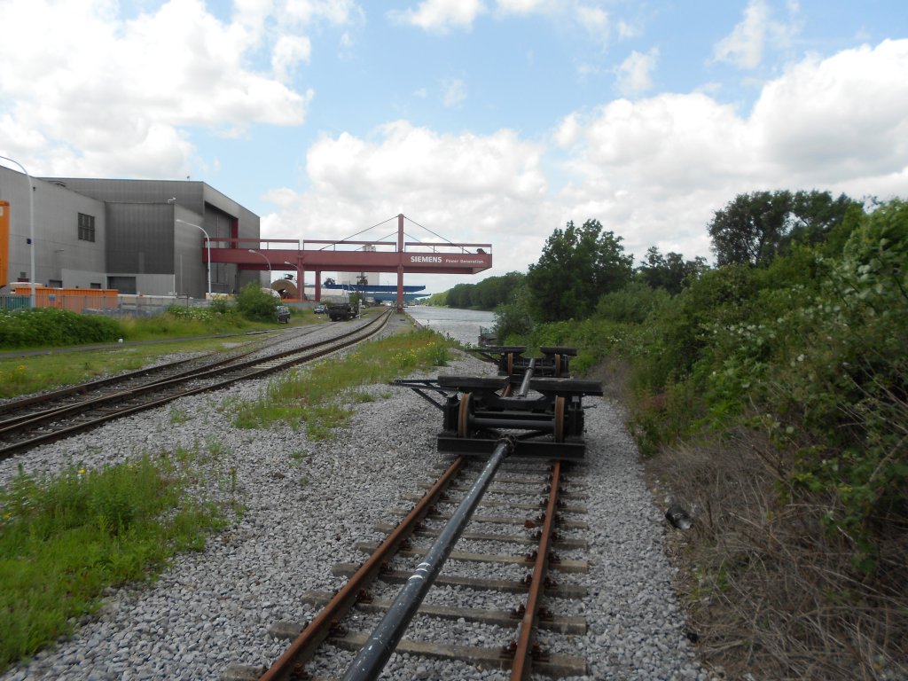 Unterwasserfahrgestell in Hafen Mlheim/Ruhr (Siemens)