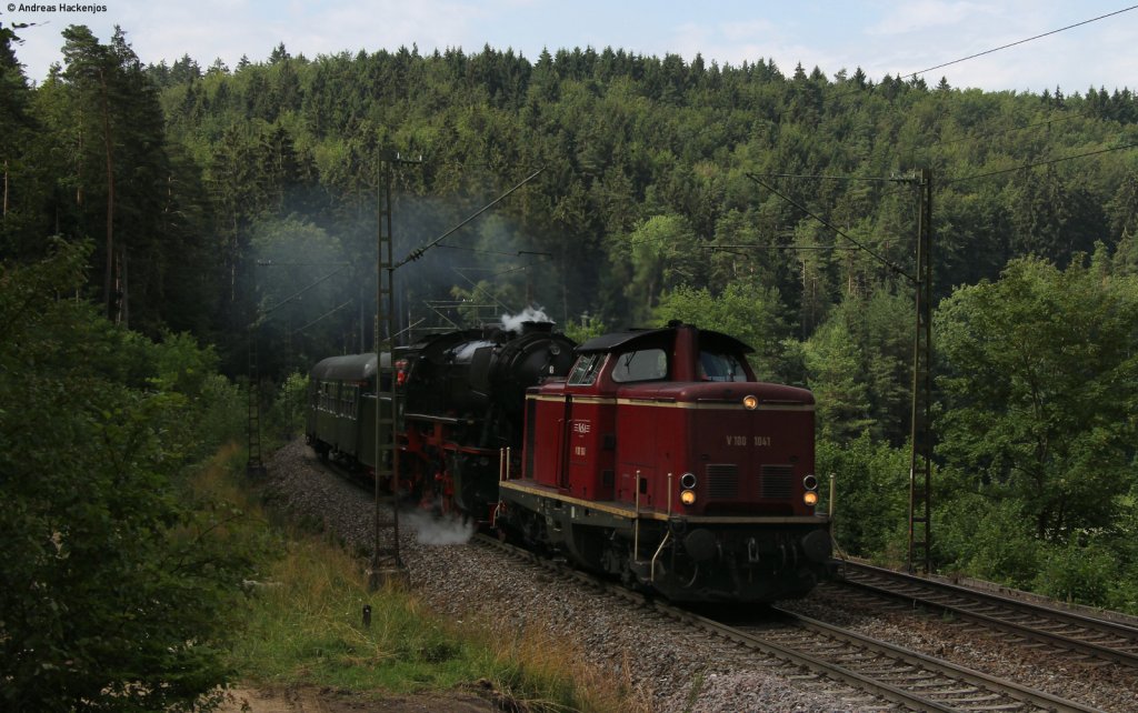 V100 1041 und 23 058 mit dem DbZ 92491 (Schaffhausen GB-Linz(Rhein)  bei Talmhle 9.7.11