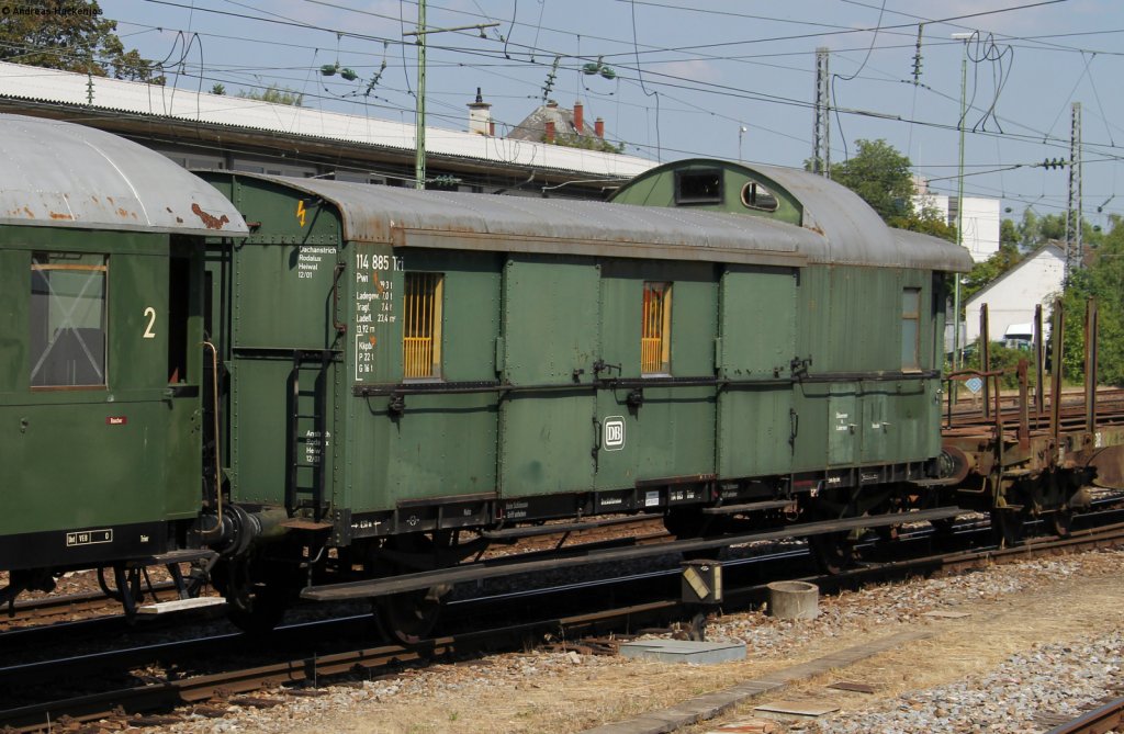 V100 2335 mit dem DbZ 91564 (Worms Hbf-Rottweil) bei der Ausfahrt Villingen 26.7.12