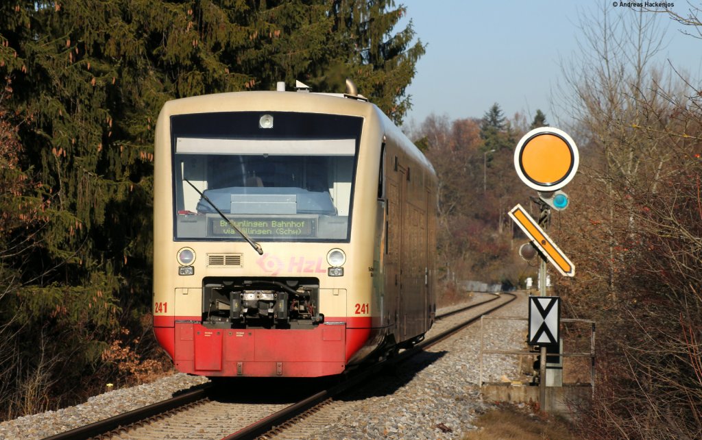 VT 241 der HzL als HzL 88060 (Rottweil-Brunlingen Bahnhof) bei Villingen 27.11.11