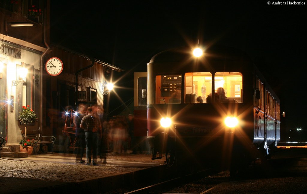 VT 3 war am 26.9.09 anlsslich eines 30.Geburtstags eines Eisenbahnfreunds den ich kenne auf Sonderfahrt unterwegs. Die Fahrt ist vorbei wir sind wieder am Ausgangpunkt in Zollhaus-Blumberg