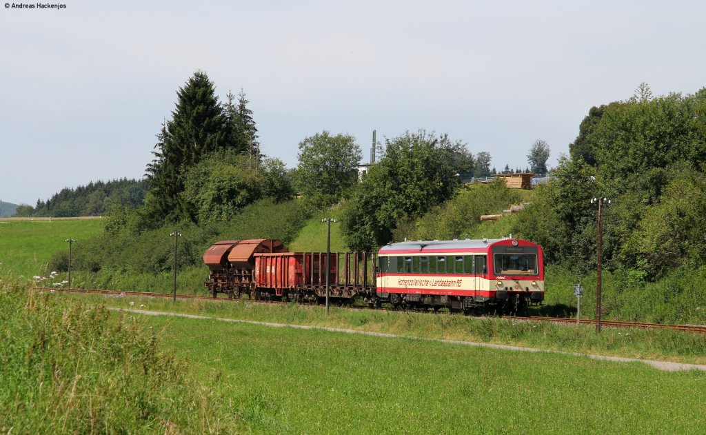 VT 43 der HzL mit einem Fotozug bei Kohlstetten 18.8.11