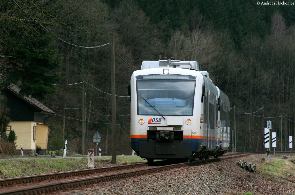 VT 518 und 530 der OSB als OSB87353 (Bad Griesbach(Schwarzwald)-Fr eudenstadt Hbf) vor Hausach 21.2.10 Gru an den Tf