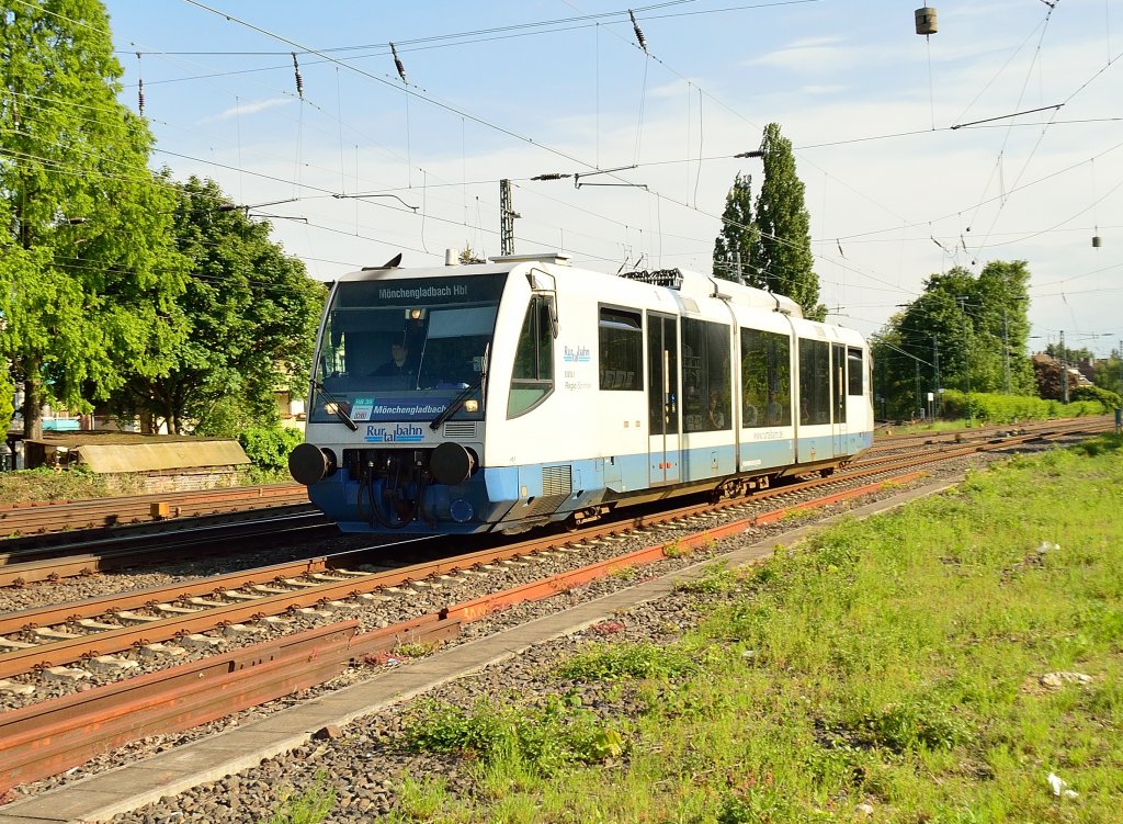 VT 6.015 der Rurtal Bahn als RB 39 in Rheydt. 28.5.2013