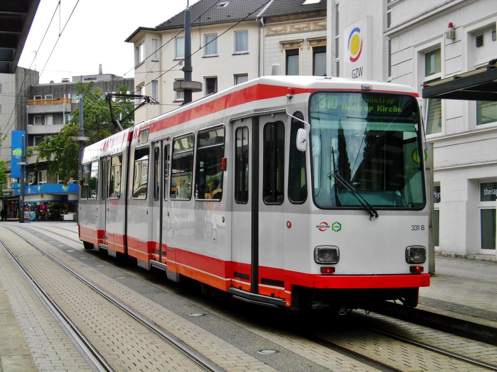 Witten: Straenbahnlinie 310 nach Bochum-Hntrop Kirche am Hauptbahnhof Witten.(10.8.2013)