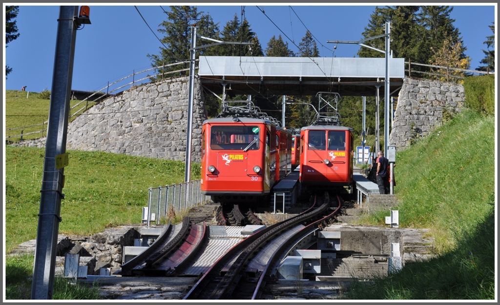 Zugskreuzung in Aemsigen. (04.10.2011)