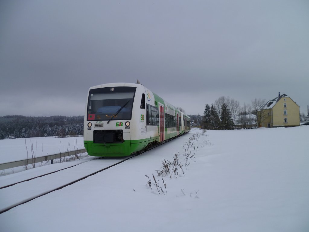 Zwei 650er der EIB fahren am 01.03.13 durch Mehltheuer/V. Richtung Gera.