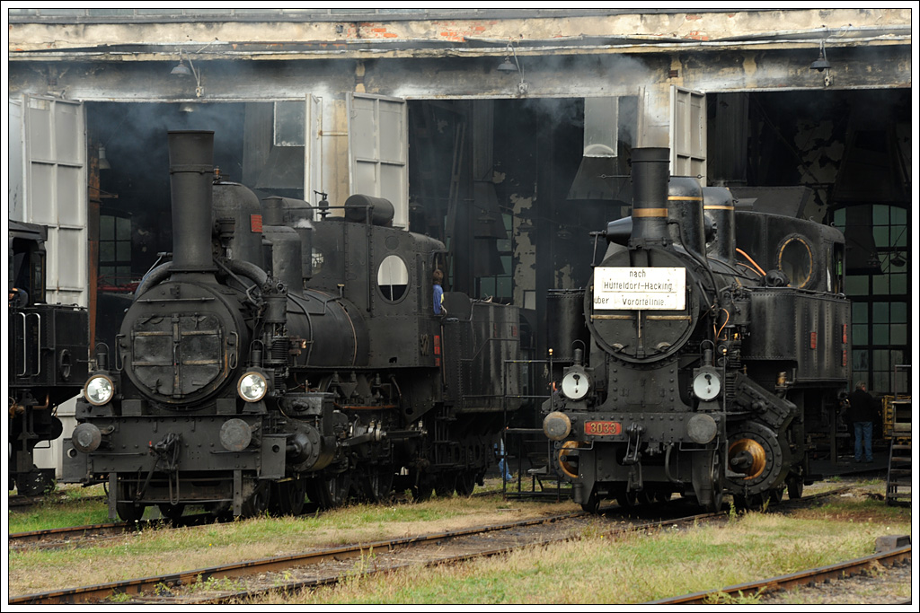 Zwei ehemalige GKB'lerinnen und heute im Besitz des 1. SEK. 17c 372 und die ehemalige Wiener Stadtbahnlok 30.33. Strasshof am 22.9.2012.