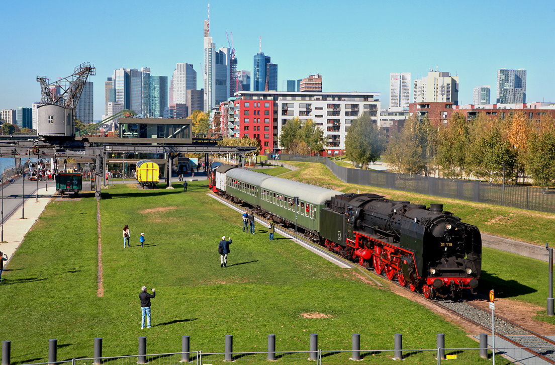 01 118, Frankfurt, 30.09.2018.
