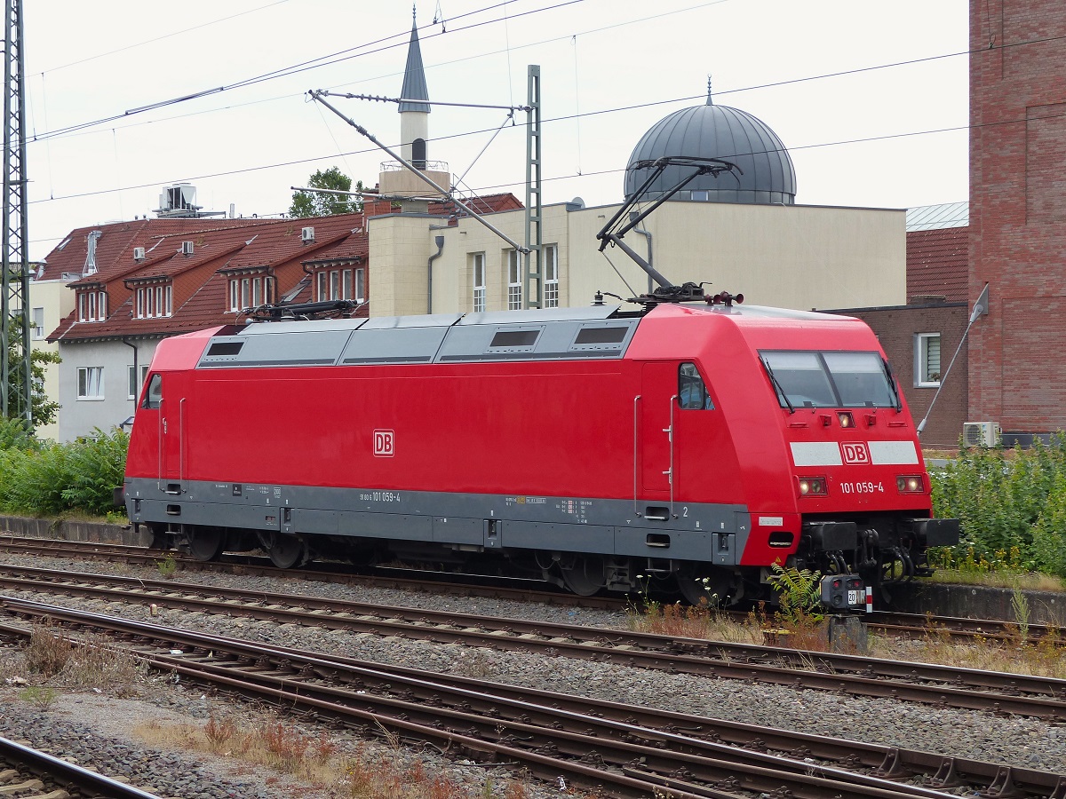 101 059 wartet in Münster Hbf auf ihren nächsten Einsatz, 19.07.2023