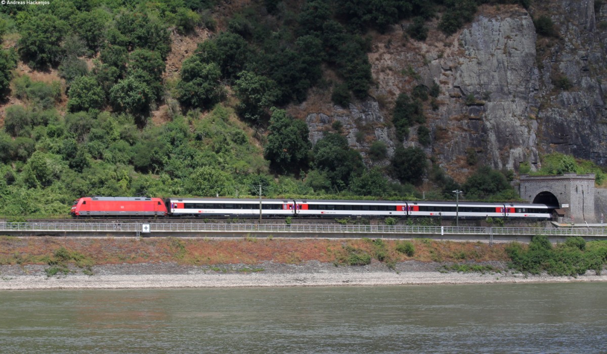 101 106-3 mit dem EC 9 (Hamburg Altona-Chur) bei Oberwesel 31.7.13