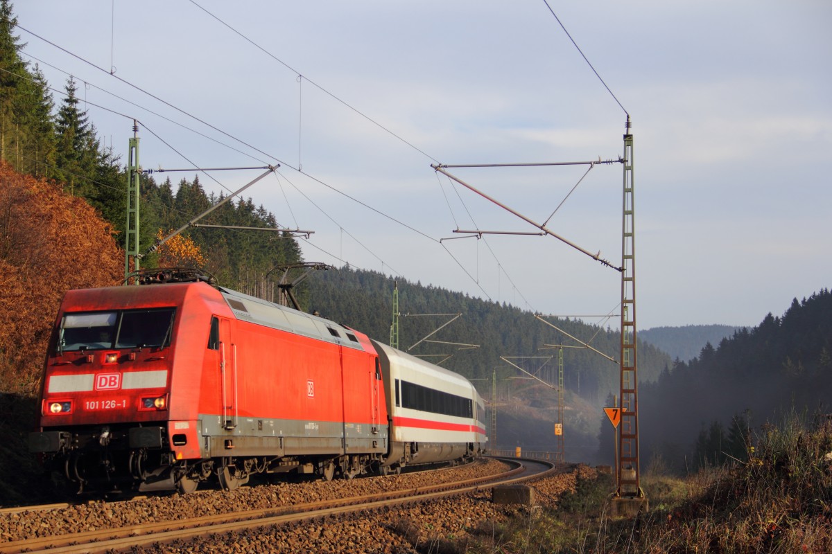 101 126-1 DB bei Steinbach auf der Frankenwaldrampe am 12.11.2014.