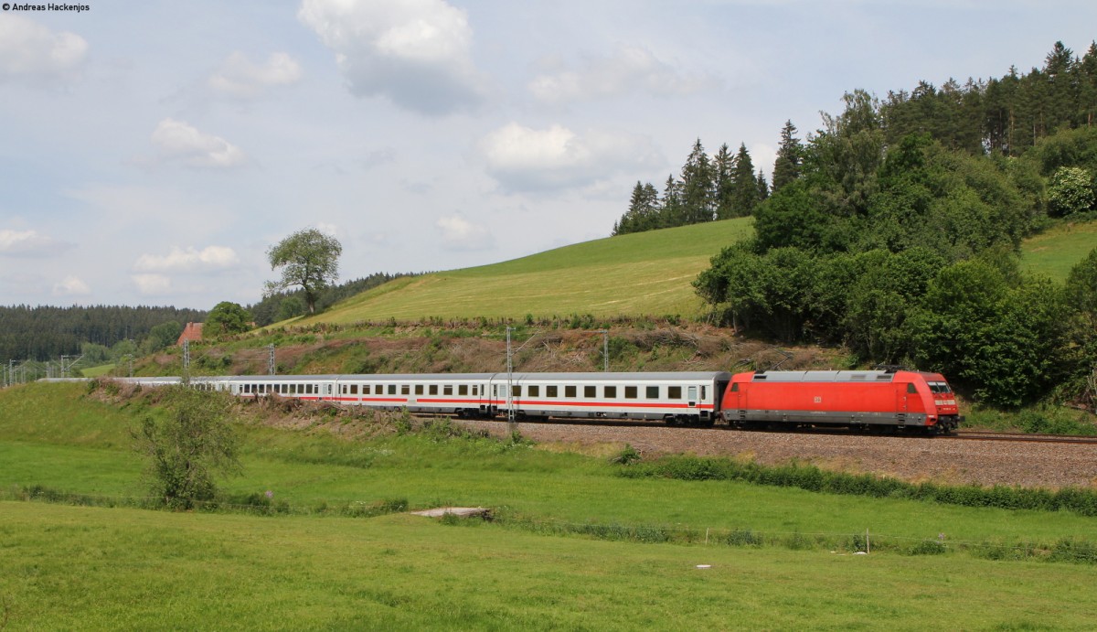 101 142-8 mit dem IC 2005  Bodensee  (Emden Hbf-Konstanz) bei Stockburg 19.6.14