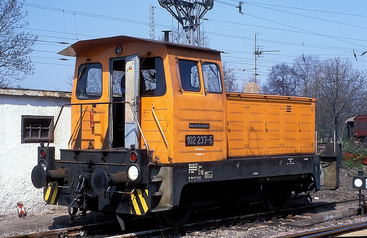 102 237  Magdeburg  12.04.81