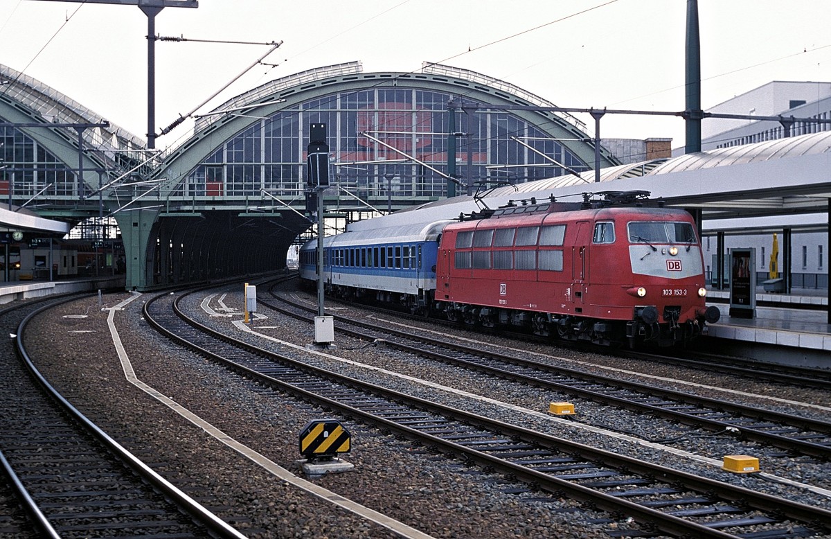  103 153  B. - Ostbahnhof  26.11.00 