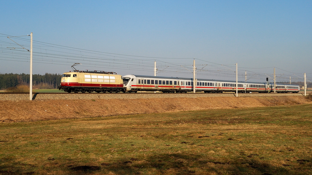 103 245 mit IC 2206 bei Mammendorf (13.03.2014)