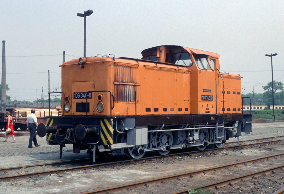 106 346 wird am 20.05.1989 auf der Ausstellung  150 Jahre Erste deutsche Fernbahn Leipzig-Dresden  auf dem Gelände des ehemaligen Dresdener Güterbahnhosf neben dem Hbf. Leipzig präsentiert.