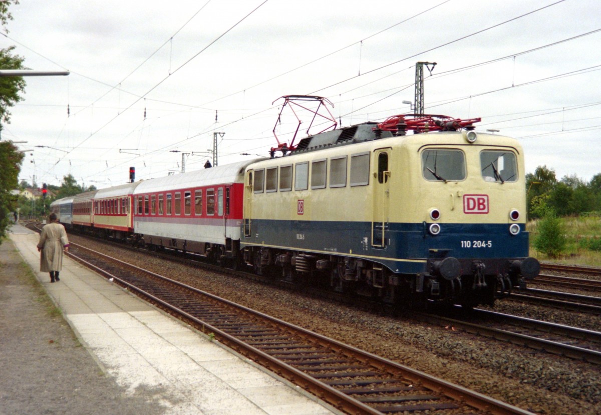 110 204 mit Sonderzug Richtung Bremen am 21.09.1997 in Buchholz (Nordheide)