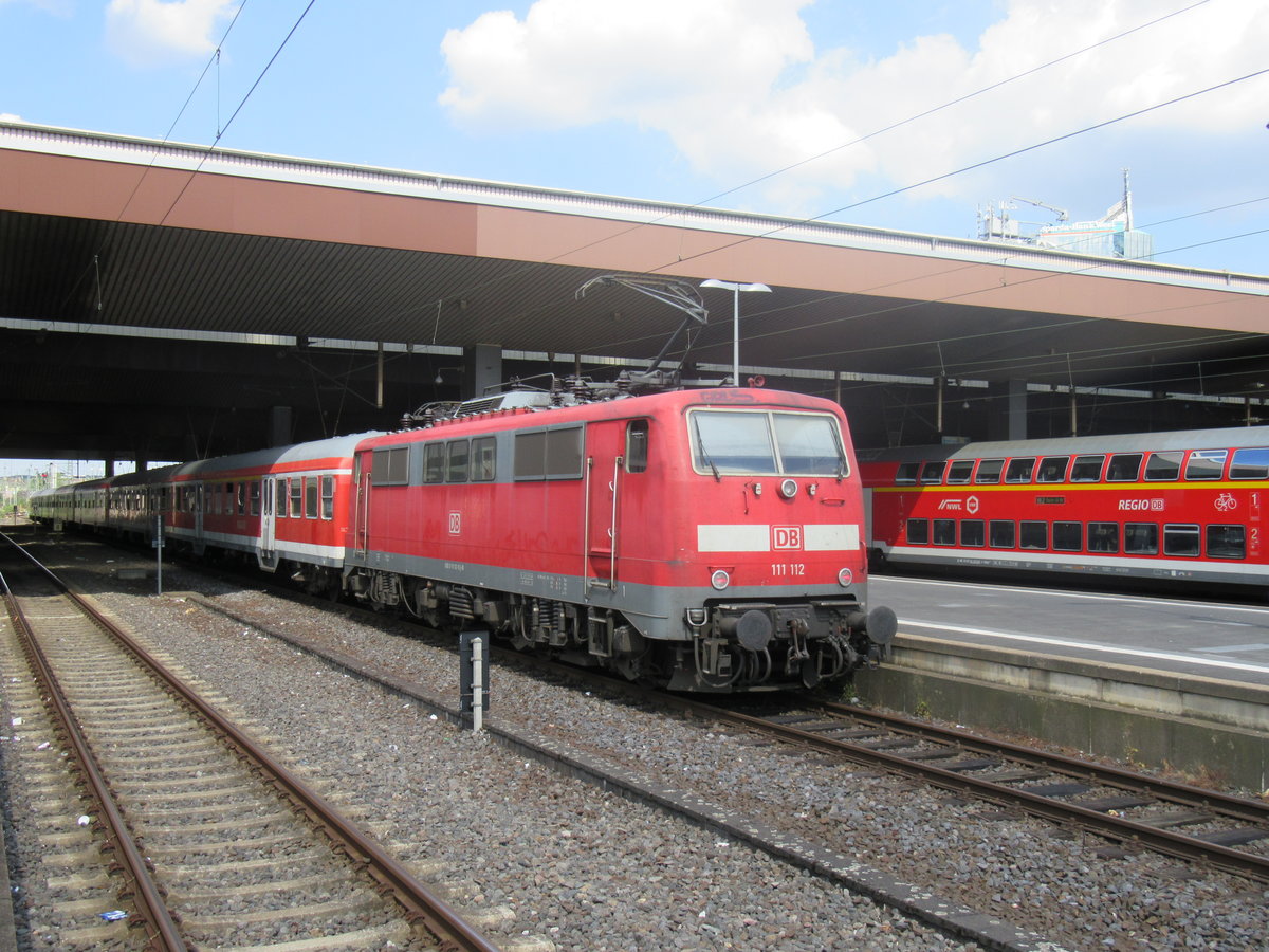 111 112 mit RB 35 nach Emmerrich in Düsseldorf. 19.7.2016