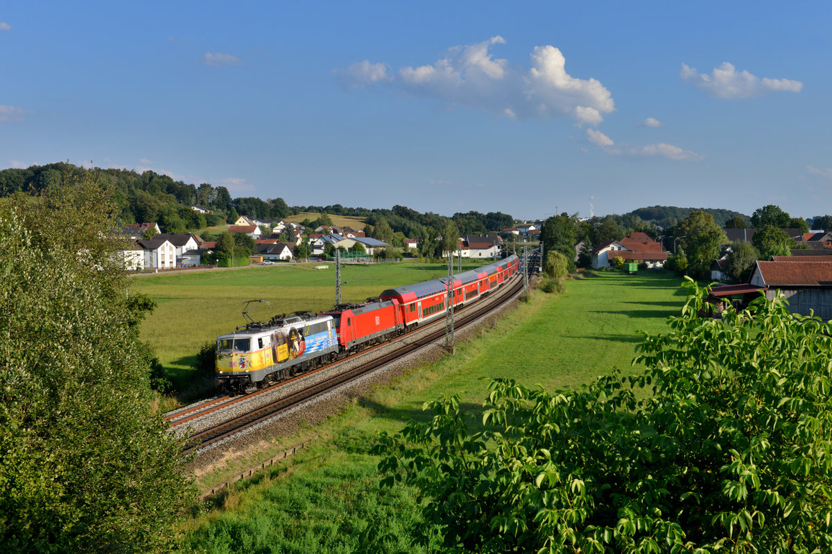 111 123 + 146 24x mit RE 4862 am 09.09.2016 bei Ergoldsbach. 