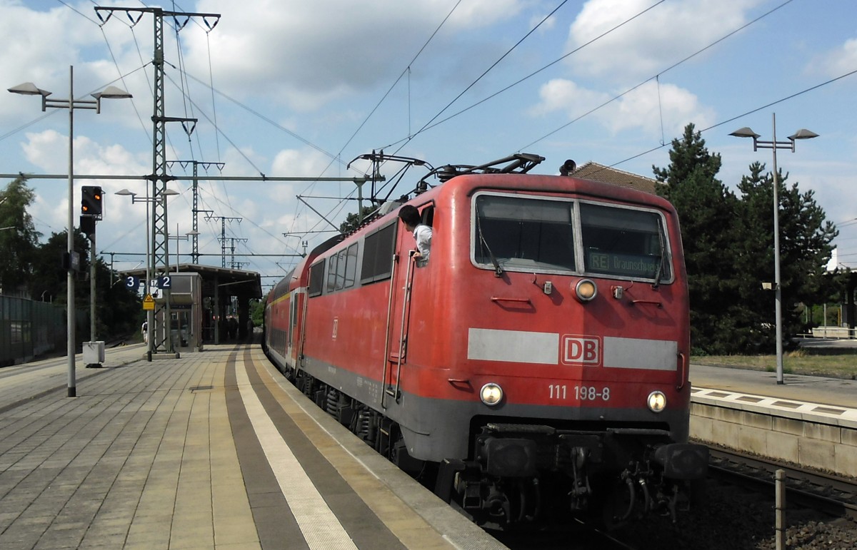 111 198, am 19.08.2013 in Lehrte mit RE 4849